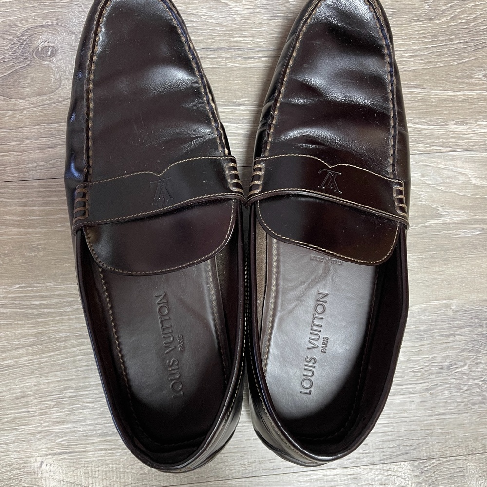 LV MENS LEATHER DRIVING MOCCASIN SZ 10